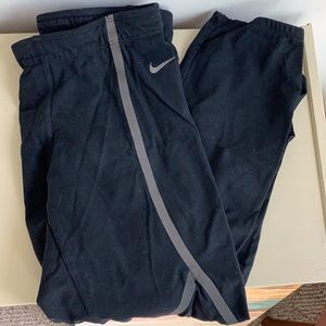 Black NIKE crop, workout leggings